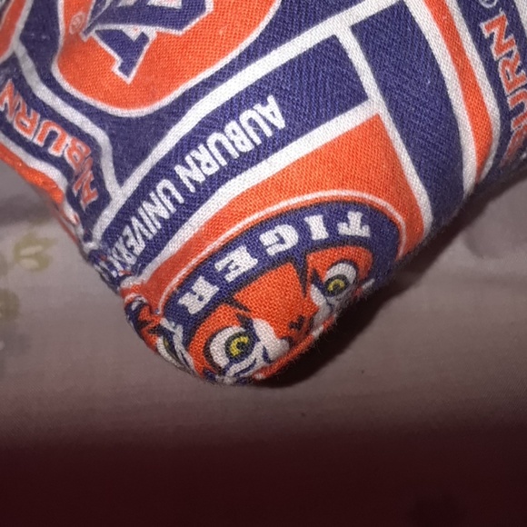 Auburn pillow - Picture 2 of 5